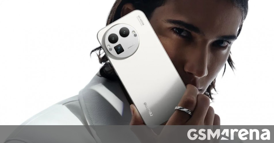 يظهر Realme GT8 Pro لأول مرة جزر الكاميرا القابلة للتبديل، وكاميرا Ricoh الرئيسية بدقة 50 ميجابكسل وSD Elite Gen 5