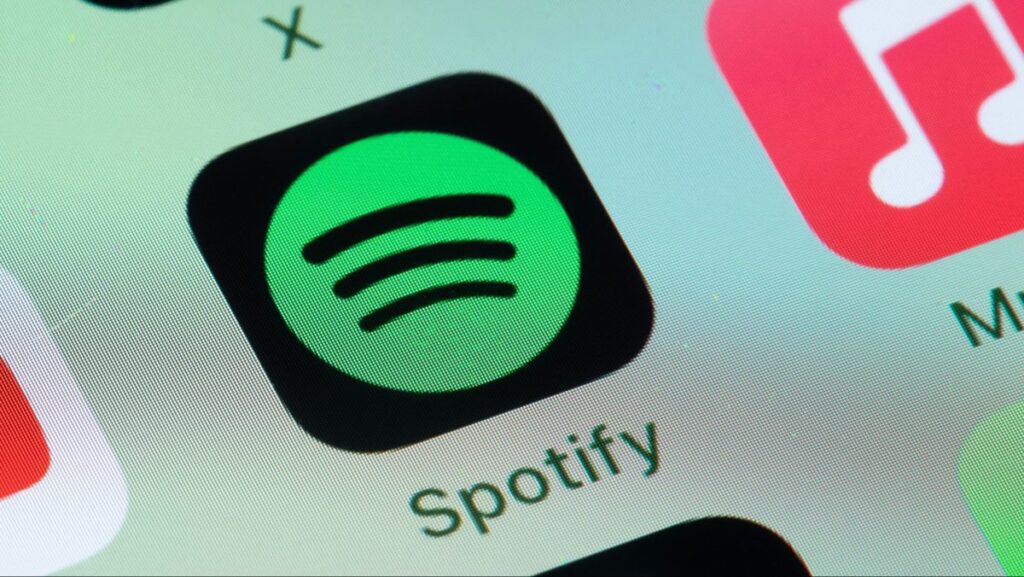 رصدت Spotify العمل على ميزة “SongDNA” التي تعرض الأشخاص الذين يقفون وراء الموسيقى المفضلة لديك