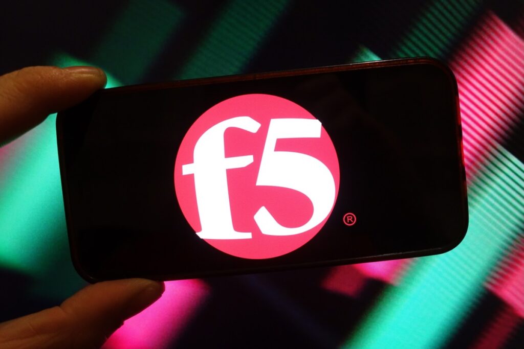 قالت شركة F5 Networks العملاقة في مجال الإنترنت، إن المتسللين الحكوميين تمكنوا من الوصول “على المدى الطويل” إلى أنظمتها، وسرقوا التعليمات البرمجية وبيانات العملاء