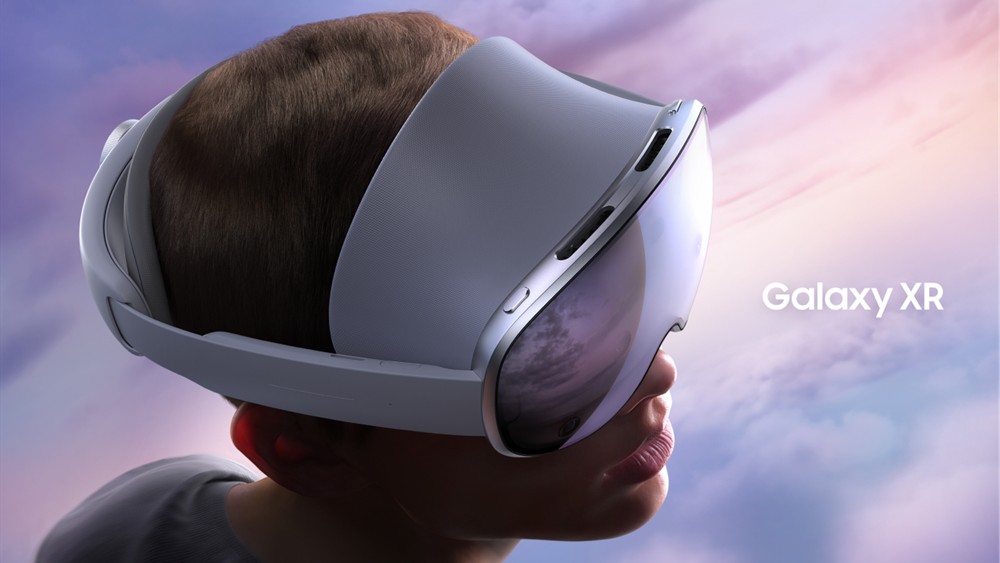 تتنافس شركة Samsung مع Vision Pro من Apple بسماعة Galaxy XR الجديدة
