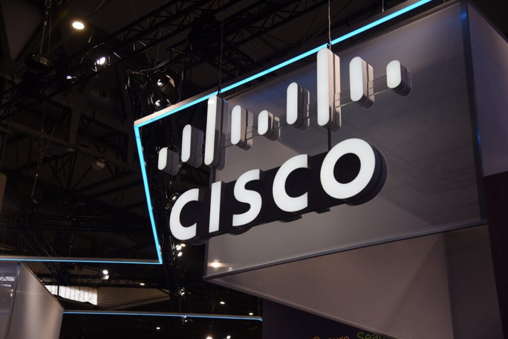 يقول باحثون إن المئات من عملاء شركة Cisco معرضون لحملة قرصنة صينية جديدة
