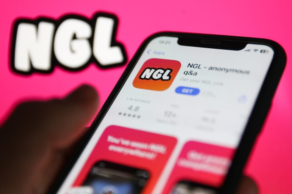 تم الحصول على تطبيق المراسلة المجهول NGL بواسطة وضع بدء التشغيل “EarnPhone” Mobile