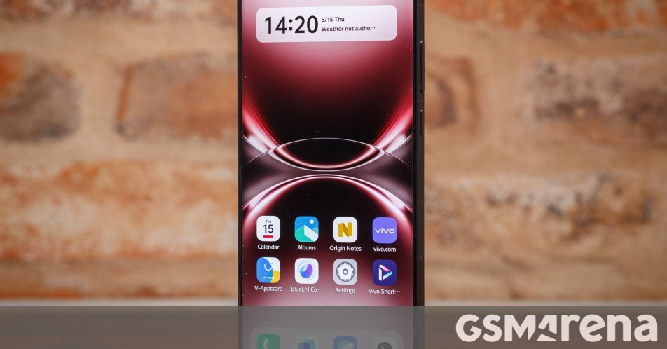 تم تأكيد اسم ورقم طراز vivo X300 Ultra من خلال شهادة جديدة