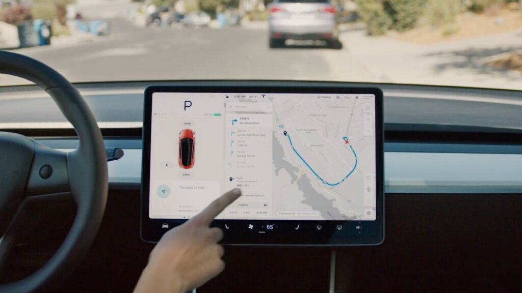 تخسر شركة Tesla محاولة إلغاء حكم الطيار الآلي بقيمة 243 مليون دولار