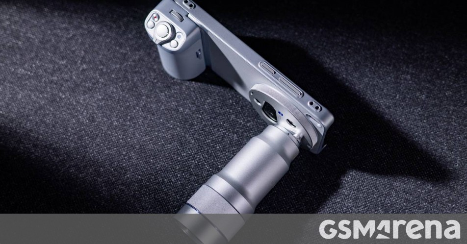 يظهر هاتف vivo X300 Ultra في فيديو تشويقي قصير قبل الكشف عنه رسميًا