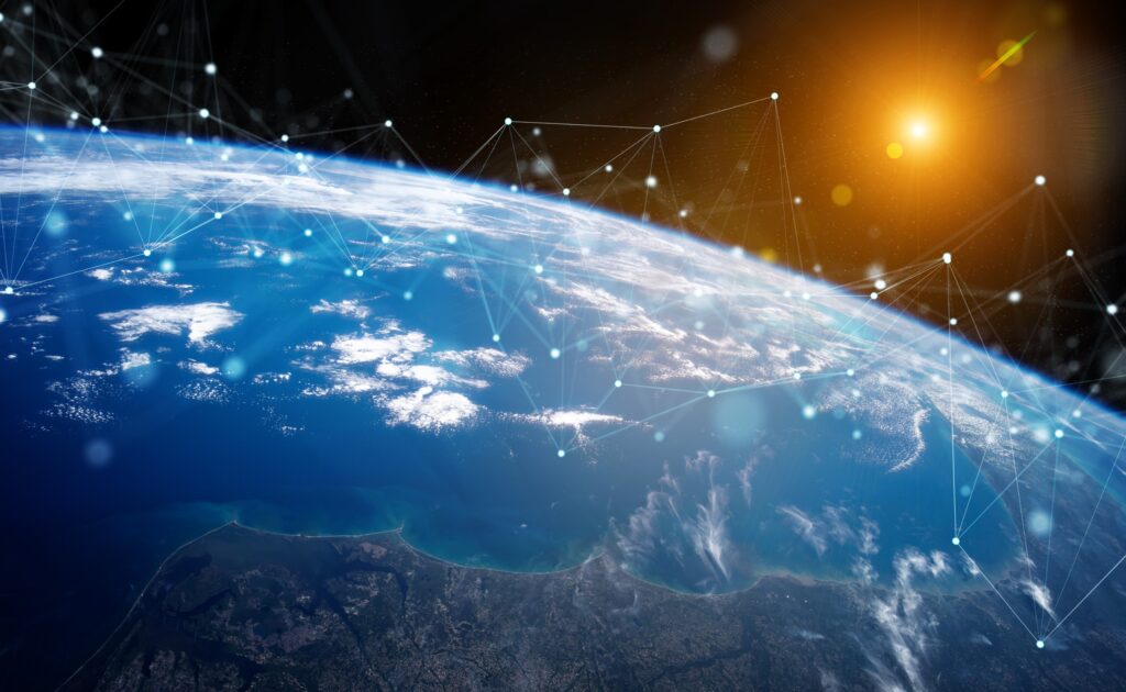يسعى مشغلو الاتصالات إلى سيطرة أكبر على NTN: GSMA