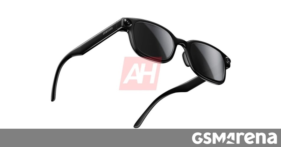 يتم عرض نظارات Samsung Galaxy وحافظتها داخل تطبيق Galaxy Glasses Manager