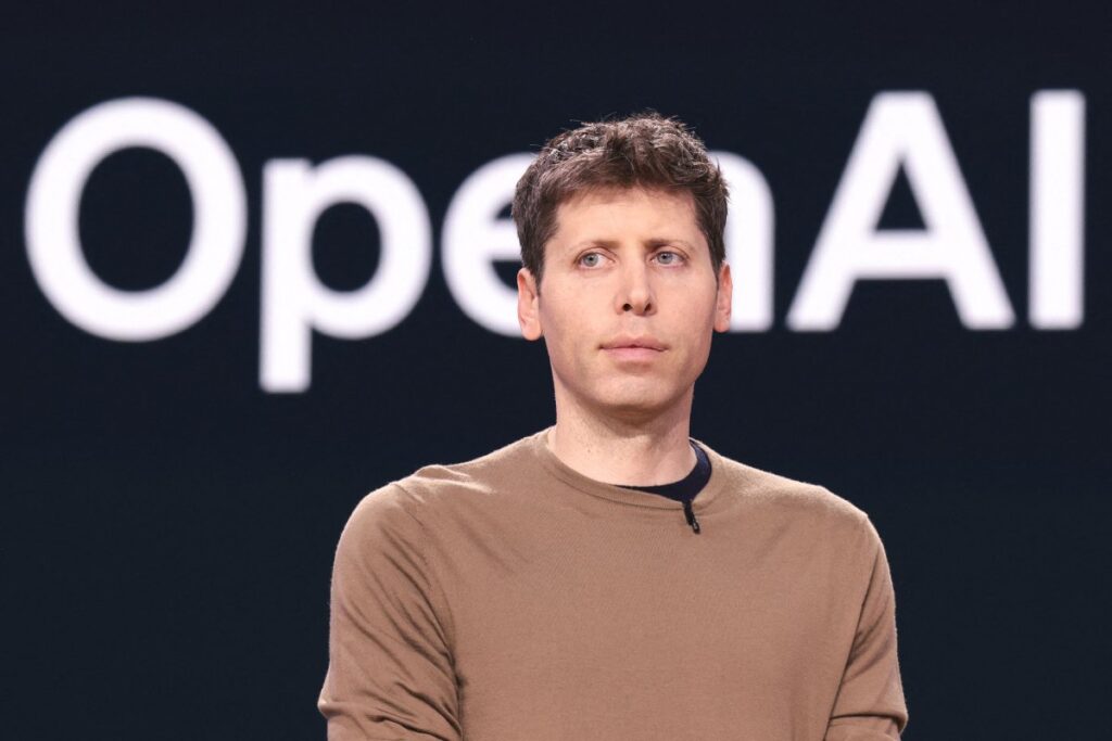 OpenAI تخشى النماذج ذات الوزن المفتوح. هل ينبغي للولايات المتحدة أن تكون كذلك؟