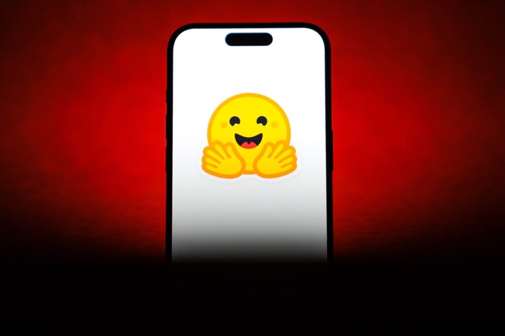 يؤكد Hugging Face على مجموعات البيانات وبيانات الاعتماد الداخلية المتأثرة بالاختراق، ويحث المستخدمين على اتخاذ الإجراءات اللازمة